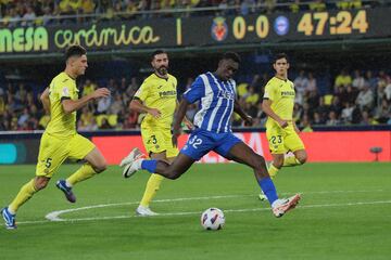 Tras una temporada cedido al Deportivo Alav¨¦s 2023-2024), su balance fue de 34 partido jugados en su primera temporada en el f¨²tbol profesional y 8 goles anotados.
