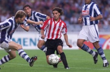 En 1994 fichó por el Athletic de Bilbao donde estuvo 9 temporadas. En la imagen, Alkiza en el partido del 30 de enero de 2003 contra la Real Sociedad.