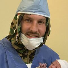 Gignac presume el nacimiento de su segunda hija