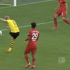 El VAR no entró en un posible penalti por mano de Boateng