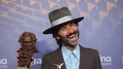 El cantante, muy afín a Sabina, es otro de los artistas más cercanos a la izquierda, hasta el punto de haber llegado a firmar un manifiesto en 2019 pidiendo el voto para este espectro político.