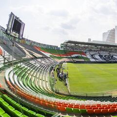 Desalojan el Estadio León para entregarlo a Roberto Zermeño