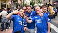 4.000 seguidores escoceses aterrizan en Bilbao