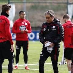 Natxo medita agitar el árbol ante Las Palmas
