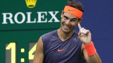 Rafa Nadal reacciona durante su partido ante Juan Mart&iacute;n del Potro en las semifinales del US Open Tennis Championships en el USTA National Tennis Center de Flushing Meadows, New York.