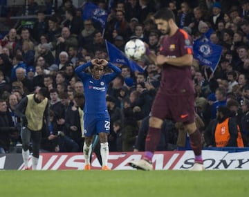 Willian celebrates his goal against Barcelona.