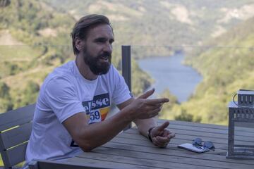 26/05/20 ENTREVISTA Confinamiento en Ribeira Sacra Borja Fernandez futbolista del Valladolid en su Casa Rural Cabo do Mundo en Chantada Lugo