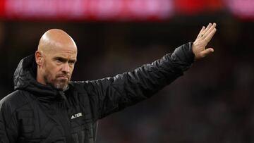 PERTH, AUSTRALIA - JULY 23: Erik Ten Hag the head coach / manager of Manchester United during the Pre-Season Friendly match between Manchester United and Aston Villa at Optus Stadium on July 23, 2022 in Perth, Australia. (Photo by Matthew Ashton - AMA/Getty Images)