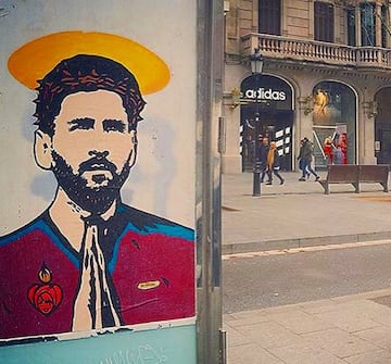 Messi, el Salvador y Messi, el Mesías. Es frecuente que TVBoy relacione al astro azulgrana con la divinidad. Uno de ellos, el Salvador, irrumpió en las calles de Barcelona (más concretamente en la Plaza de Cataluña) tras el triunfo culé en el Clásico.