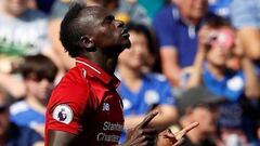 Sadio Man&eacute; celebrando un gol con el Liverpool rezando a Al&aacute;. 