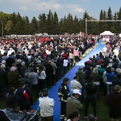 El pelotón da su último adiós a Michele Scarponi en Filottrano