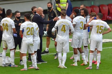 Pan, dos quesitos y un plátano