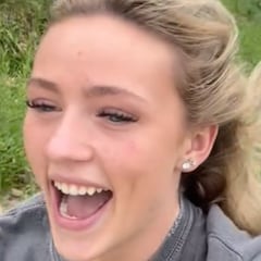 El viral encuentro entre una tiktoker y un tejón en una estación de esquí