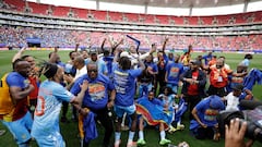 ¡Fiesta en Guadalajara! Los jugadores de RD Congo bailan con su afición tras clasificar al Mundial 2026