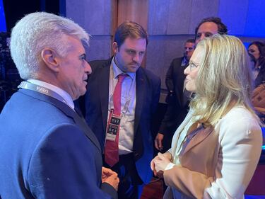 Mazazo para Vilda; Wiegman, mejor entrenadora, dedica el premio a las jugadoras españolas