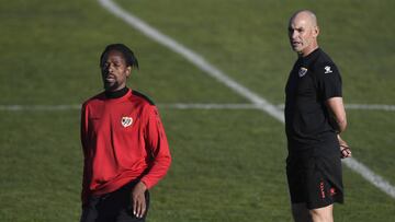 Abdoulaye, junto al t&eacute;cnico Paco J&eacute;mez.