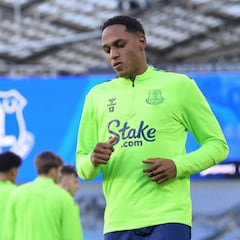 Pau Torres, el defensa que llegaría a Everton por Yerry Mina