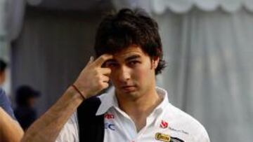 Sergio Pérez en el paddock del Gran Premio de Singapur.