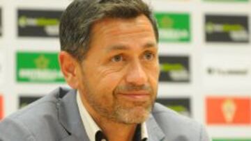 V&iacute;ctor Alonso, director general del Real Murcia.