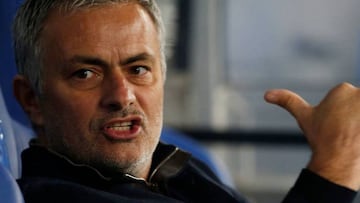 Mourinho to replace Van Gaal as Man United manager