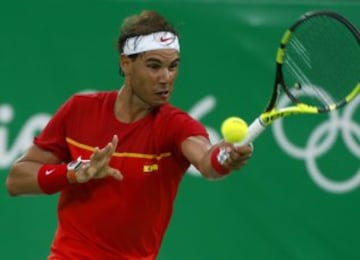Rafael Nadal of Spain in action against Federico Delbonis of Argentina during their men's singles first round match at the Rio 2016 Olympic Games Tennis events at the Olympic Tennis Centre in the Olympic Park in Rio de Janeiro, Brazil, 07 August 2016. 