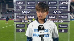Las palabras de agradecimiento de Kubo con Ion Ansotegui, entrenador interino de la Real Sociedad
