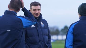 Con sonrisa de oreja a oreja, Martín Anselmi ya tuvo su primer entrenamiento con el Porto