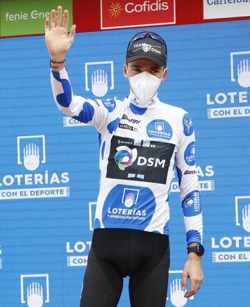 Romain Bardet el líder de la montaña


