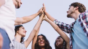 Se hace viral un ranking mundial de los países más fáciles para hacer amigos: el puesto de Chile te sorprenderá
