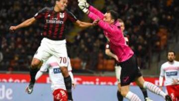 Carlos Bacca se consolida como goleador de Milan con ocho anotaciones.