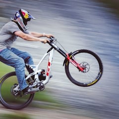 Brage Vestavik se vuelve a pasar el juego: el sonido de una bici de montaña