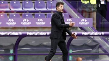 Soccer Football - La Liga Santander - Real Valladolid v Atletico Madrid - Estadio Jose Zorrilla, Valladolid, Spain - May 22, 2021 Atletico Madrid coach Diego Simeone reacts REUTERS/Juan Medina