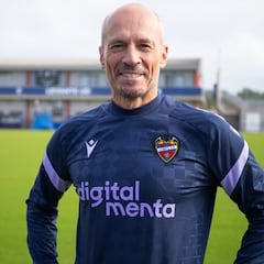 El banquillo del Levante arde: Andrés París, nuevo entrenador