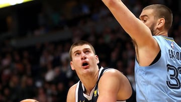 DENVER, CO - DECEMBER 10: Nikola Jokic #15 of the Denver Nuggets inches his way to the basket against Nikola Jokic #33 of the Memphis Grizzlies at the Pepsi Center on December 10, 2018 in Denver, Colorado. NOTE TO USER: User expressly acknowledges and agrees that, by downloading and or using this photograph, User is consenting to the terms and conditions of the Getty Images License Agreement.   Matthew Stockman/Getty Images/AFP
 == FOR NEWSPAPERS, INTERNET, TELCOS &amp; TELEVISION USE ONLY ==