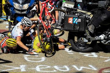 Su famosa carrera sin bici. Una caída múltiple al final de la subida al Mont Ventoux propició que se le rompiera la bici. Al saber que su coche de equipo no podía asistirle, entró en pánico y arrancó a correr sin bicicleta.
