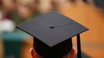 Los estudiantes son vistos durante la ceremonia de graduaci&oacute;n de la Universidad T&eacute;cnica y Agr&iacute;cola en Bydgoszcz, Polonia, el 28 de enero de 2017.