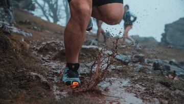 Las zapatillas de 'trail' para hombre Salomon Speedcross 4 son unas de las mejores para correr por la montaña.