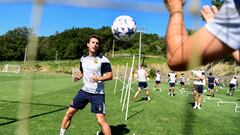 Real Sociedad's Spanish defender #2 Alvaro Odriozola attends a training session ahead of the UEFA Champions League group D football match between Real Sociedad and Inter Milan at the Zubieta training centre in San Sebastian on September 19, 2023. (Photo by ANDER GILLENEA / AFP)