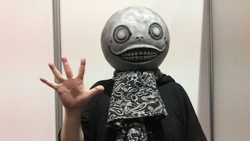 Yoko Taro pierde la máscara de Emil y su sustituta es terriblemente inquietante