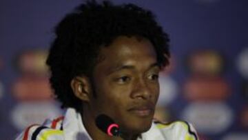 El jugador de Colombia Juan Guillermo Cuadrado durante una rueda de prensa en el estadio Monumental en la v&iacute;spera del partido ante Brasil por la Copa Am&eacute;rica 2015.