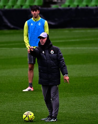 José Alberto: “Lo zanjo de raíz, va a jugar Ezkieta, mi confianza en él es máxima”