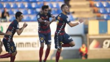 Querol celebra el 1-0 de la Llagostera ante el Numancia en el encuentro entre ambos equipos en la Liga Adelante