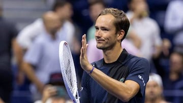 El tenista ruso Daniil Medvedev celebra su victoria ante Arthur Rinderknech en segunda ronda del US Open.