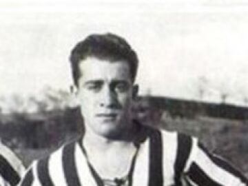 El puertorriqueño fue el primer extranjero en el Atlético de Madrid. Jugó entre 1927 y 1933 en club rojiblanco antes de fichar por el Real Madrid donde jugó una temporada y después volvió al Atlético. El centrocampita anotó 7 goles en 93 partidos.