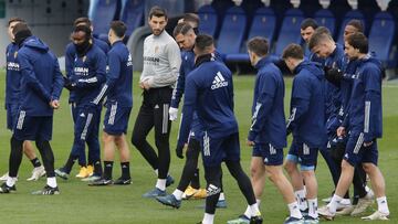 Los jugadores del Real Zaragoza, en un entrenamiento en La Romareda.