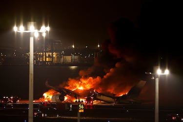 ¿Qué se sabe del choque de aviones en el aeropuerto de Tokio? 