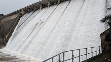 El embalse de Ciudad Real que supera el 100% de su capacidad y desagua 130 metros cúbicos por segundo: la UME se ha desplegado en la zona