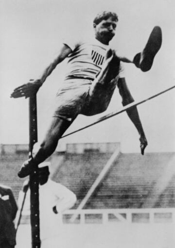 El estadounidense había ganado medallas de oro en París 1900 y San Luis 1904 por lo que Londres 1908 se conviritó en sus terceros Juegos Olímpicos consecutivos en alzarse a lo más alto del cajón.