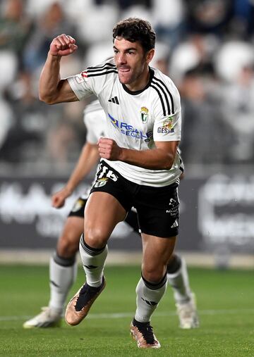 Curro s車lo necesit車 25 segundos para marcar su s谷ptimo gol de la temporada. El centrocampista sigue con su idilio de cara a porter赤a, aunque anot車 con algo de suerte, al golpear la pelota previamente en un defensor. Adem芍s, tuvo dos ocasiones m芍s para marcar.