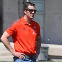 Michael Clark explica por qué sigue Aubert en la U: “Es tremendo profesional y una bella persona”